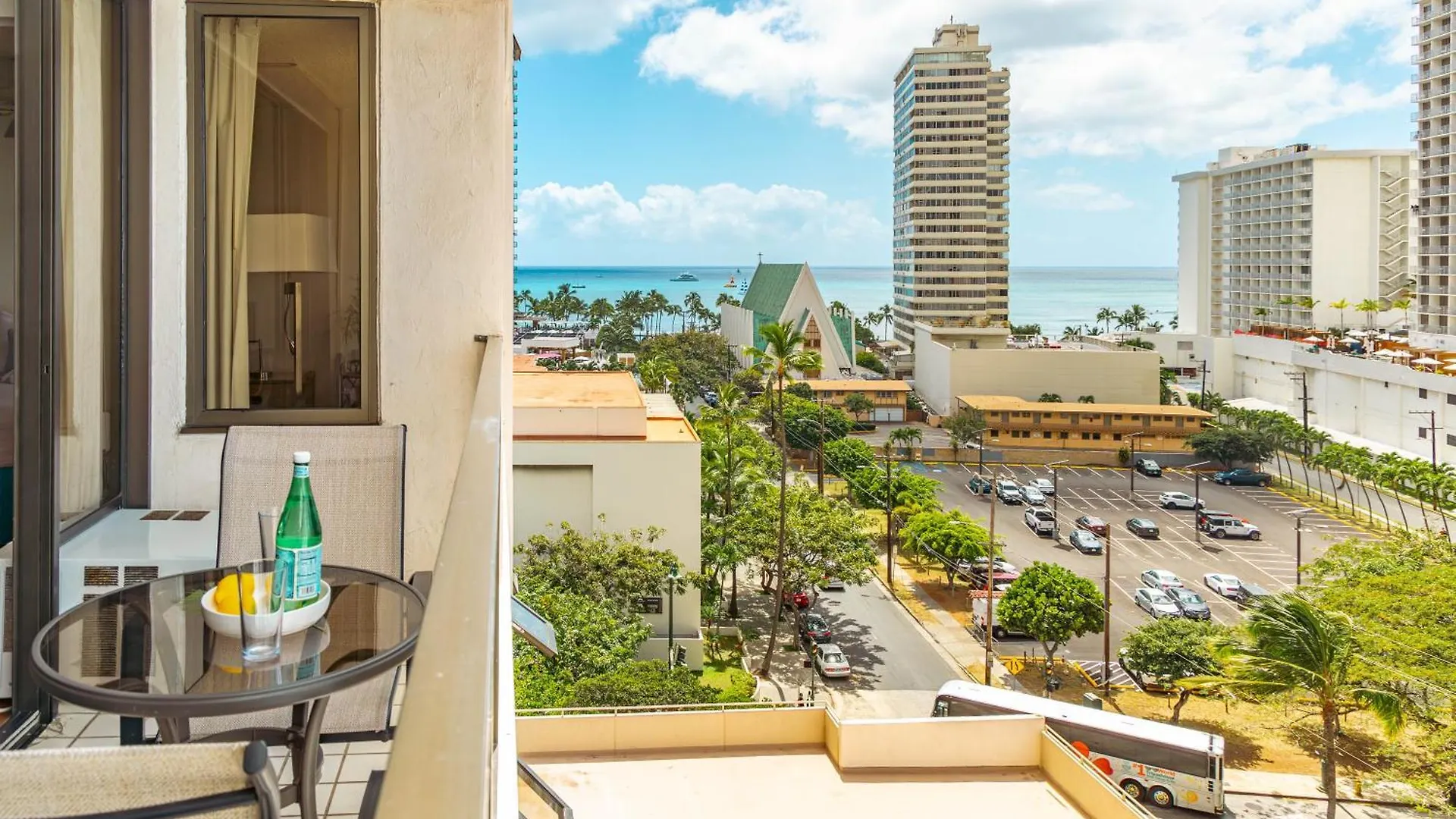 Appartamento Waikiki Banyan Cozy Condo Suite - Ocean View With Free Parking! Honolulu Stati Uniti