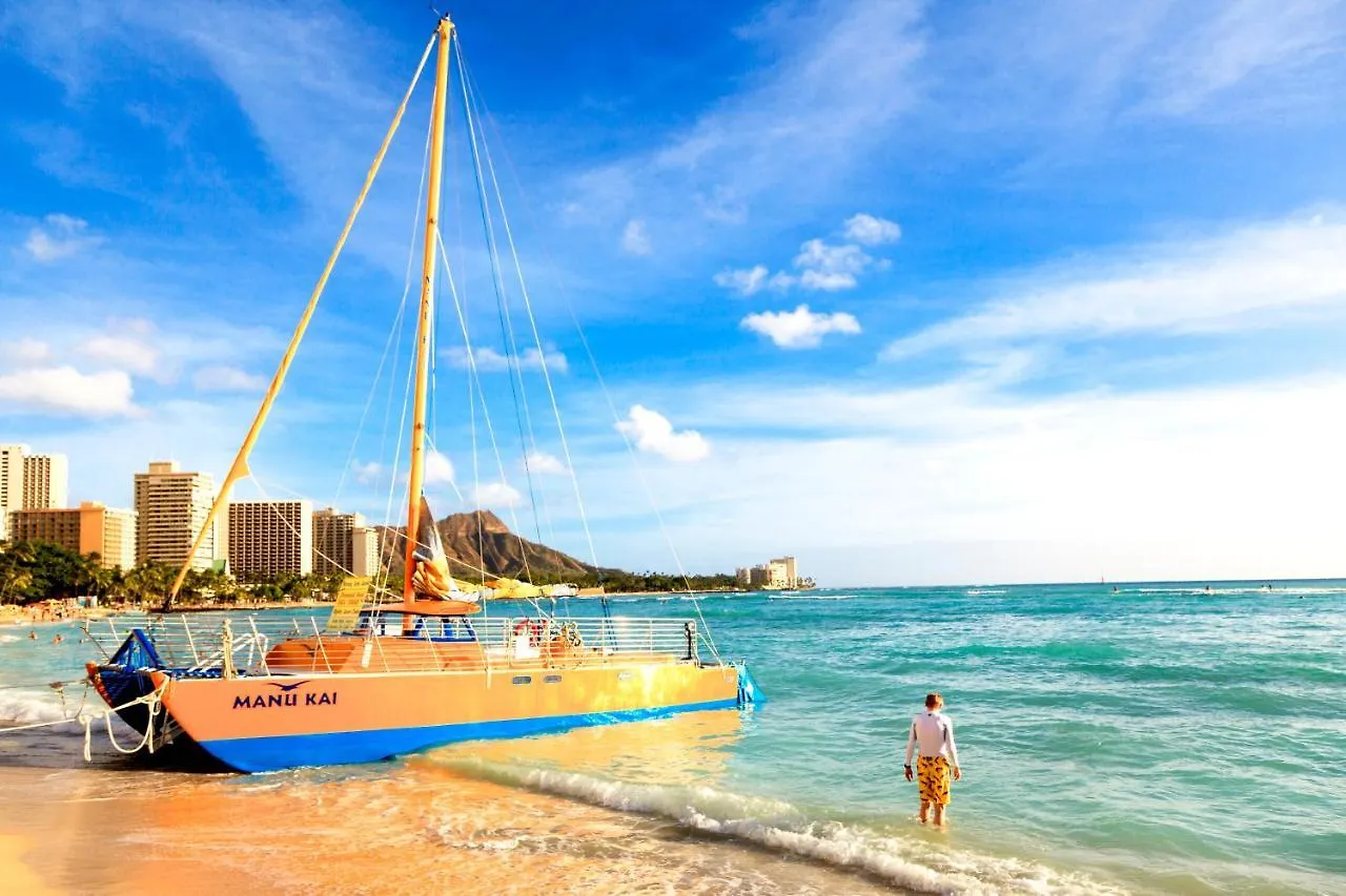 Waikiki Banyan Cozy Condo Suite - Ocean View With Free Parking! Honolulu Apartment