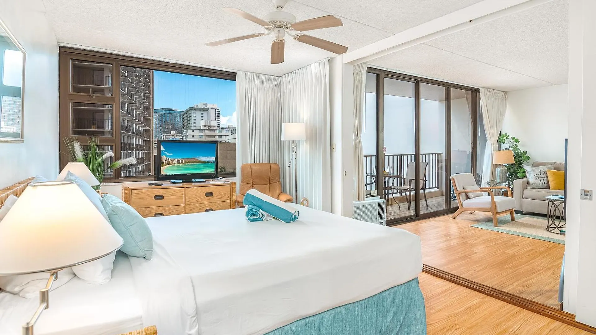 Waikiki Banyan Cozy Condo Suite - Ocean View With Free Parking! Honolulu Apartment