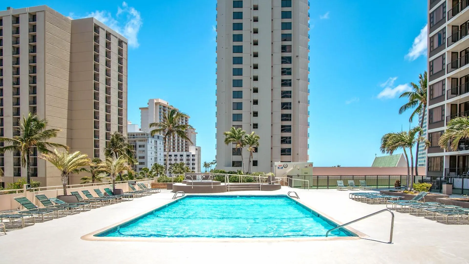 Waikiki Banyan Cozy Condo Suite - Ocean View With Free Parking! Honolulu